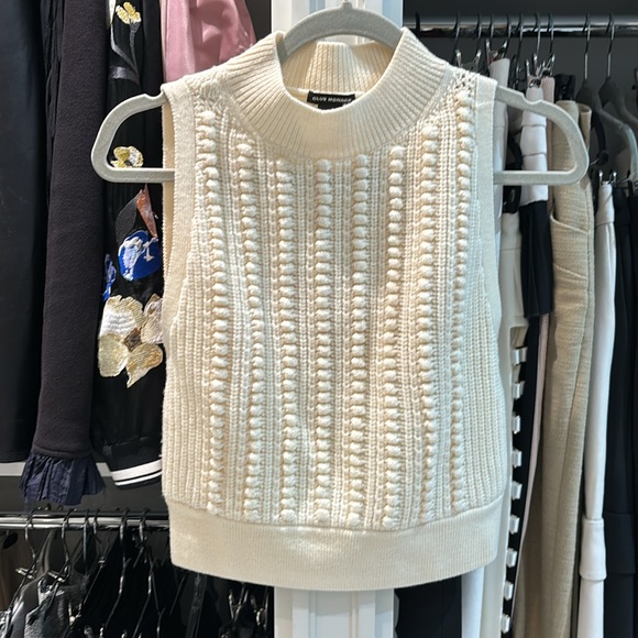 Club Monaco sweater vest - Picture 2 of 6